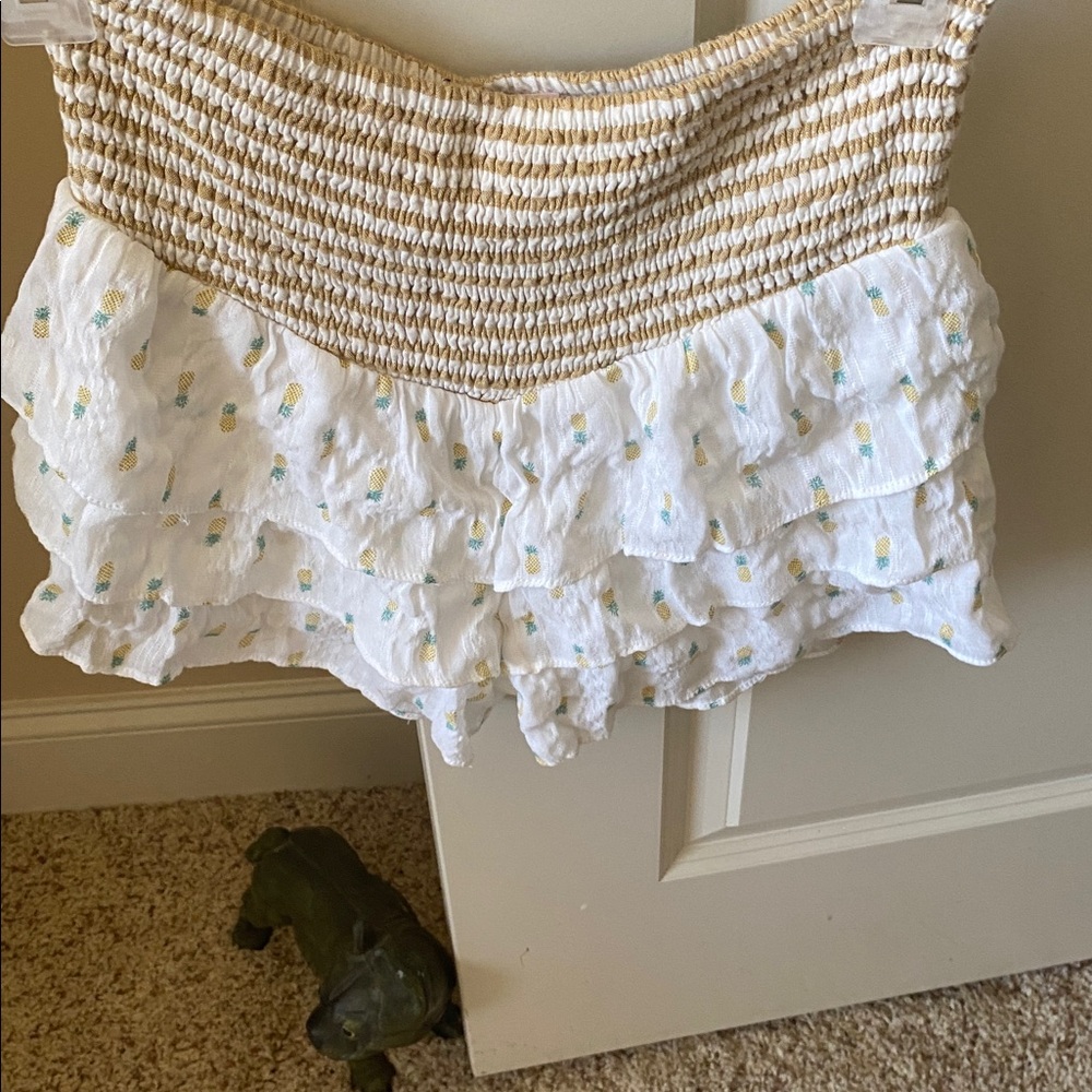 Striped and Ruffled Romper - Picture 3 of 5